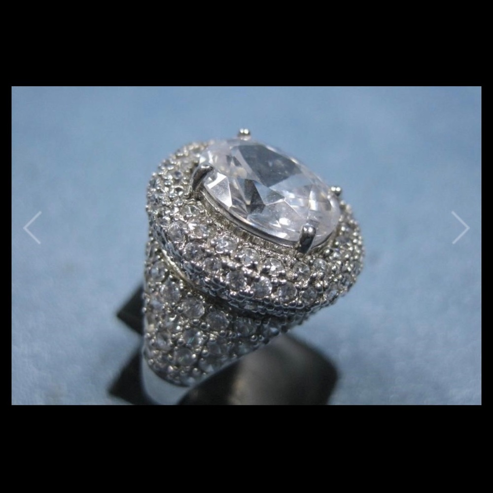 🤩GORGEOUS CUBIC AND STERLING COCKTAIL RING SIZE 10💕 NEW😊